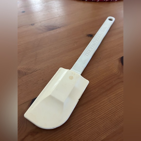 The Pampered Chef Other - The Pampered Chef Classic Scraper
